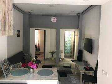 Фотографии Гостевой дом Andres Central Apartments House г. Тыргу-Муреш (Румыния) №1 Фото Гостевой дом Andres Central Apartments House г. Тыргу-Муреш 1