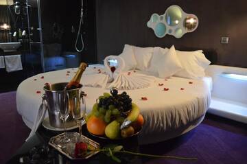 Фото номера Люкс в пентхаусе Отель Plaza V Executive Hotel г. Тыргу-Муреш 5