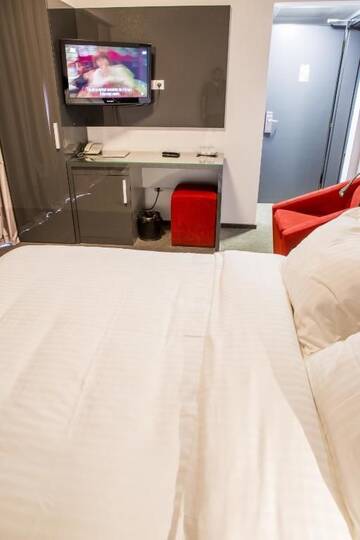 Фото номера Стандартный двухместный номер с 1 кроватью Отель Hotel Tempo г. Тыргу-Муреш 7