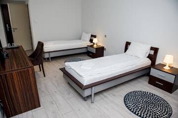 Фото номера Двухместный номер с 2 отдельными кроватями Гостевой дом Luxe Stay г. Тыргу-Муреш 7