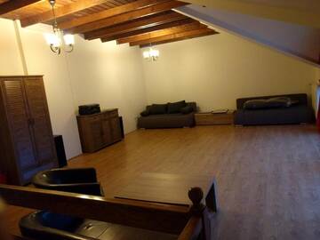 Фото номера Дом с 1 спальней Дома для отпуска VINYL House. A quiet street in the centre of city г. Тыргу-Муреш 24