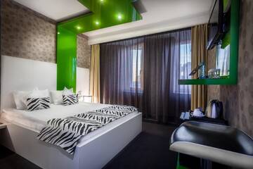 Фото номера Одноместный номер эконом-класса Отель Plaza V Hotel г. Тыргу-Муреш 2