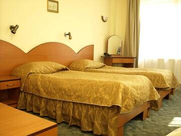 Фото номера Двухместный номер с 2 отдельными кроватями Отель Hotel Everest г. Тыргу-Муреш 13
