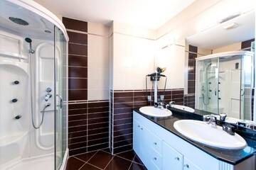 Фото номера Представительский люкс Отель Business Hotel Conference Center &amp; Spa г. Тыргу-Муреш 4