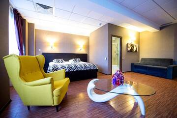 Фото номера Бизнес-люкс Отель Business Hotel Conference Center &amp; Spa г. Тыргу-Муреш 2